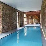 Group With Pool & Sauna *