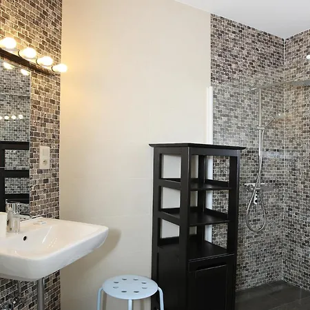 Group With Pool & Sauna Wanze