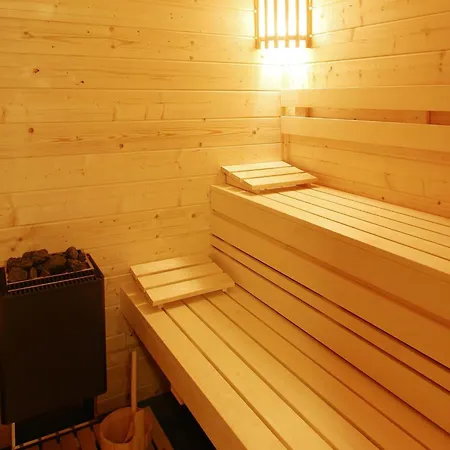 Group With Pool & Sauna Vakantiehuis *