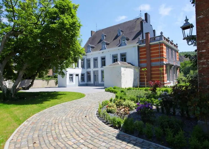 Prázdninový dům Group With Pool & Sauna Wanze